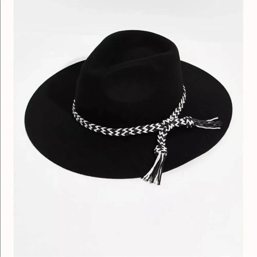 NWT Free People Mossant Braided Black Felt Hat
(NWT
Size M - Picture 1 of 9